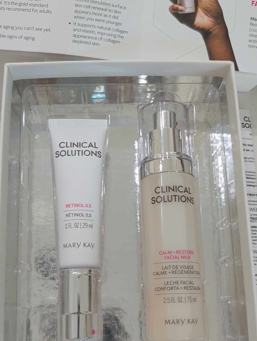 Mary Kay Clinical Solutions Facial Milk & Retinol Set — white, silver, cream